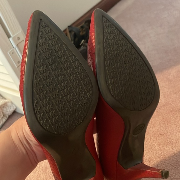 Michael Kors red/snake skin pattern heels - Picture 7 of 8
